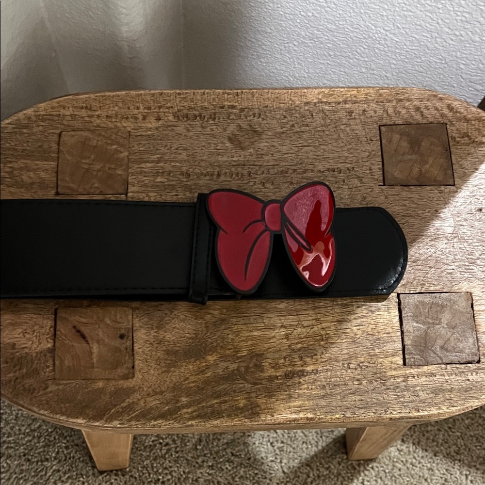 Minnie Black Belt with Glossy Red Bow